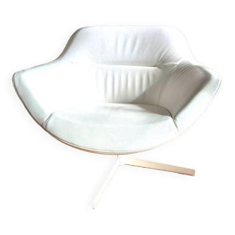 "Auckland" armchair by Cassina, Jean Marie Massaud