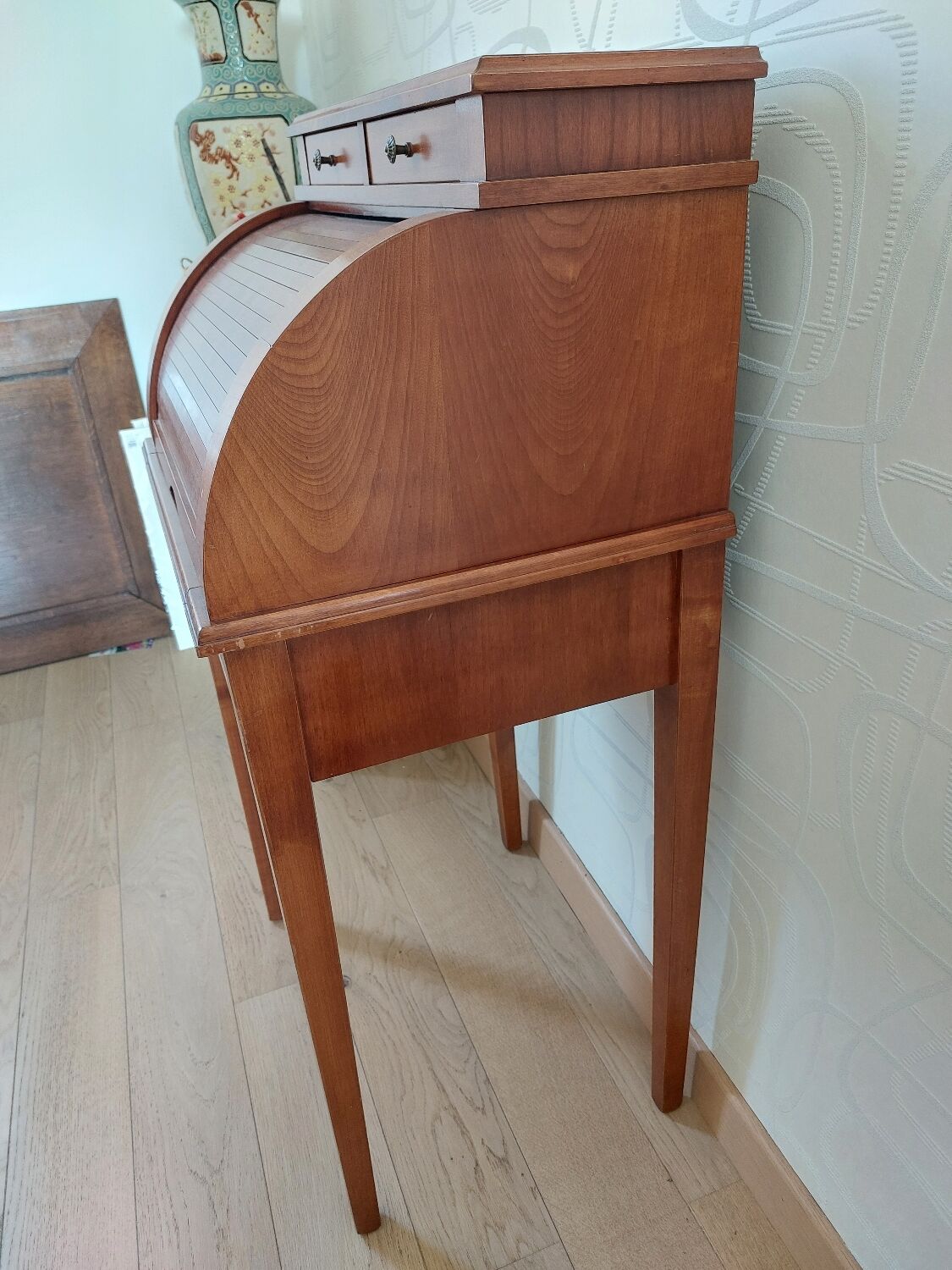 Curtain desk