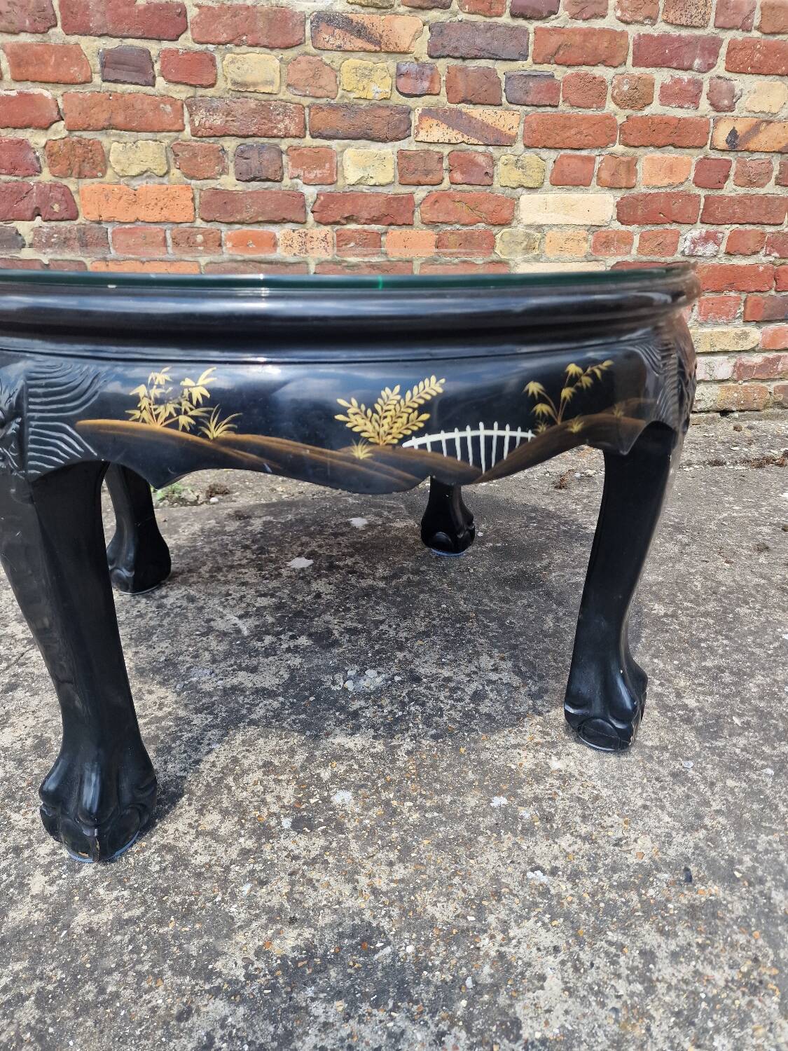 Table basse asiatique laqué noir et incrustations pierres