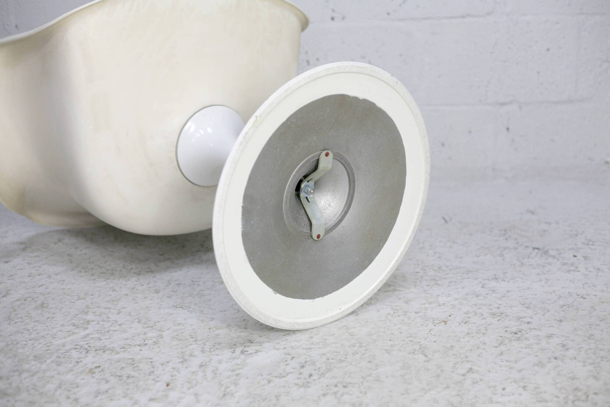 Swivel tulip armchair by Eero Saarinen, Knoll International, circa 1960