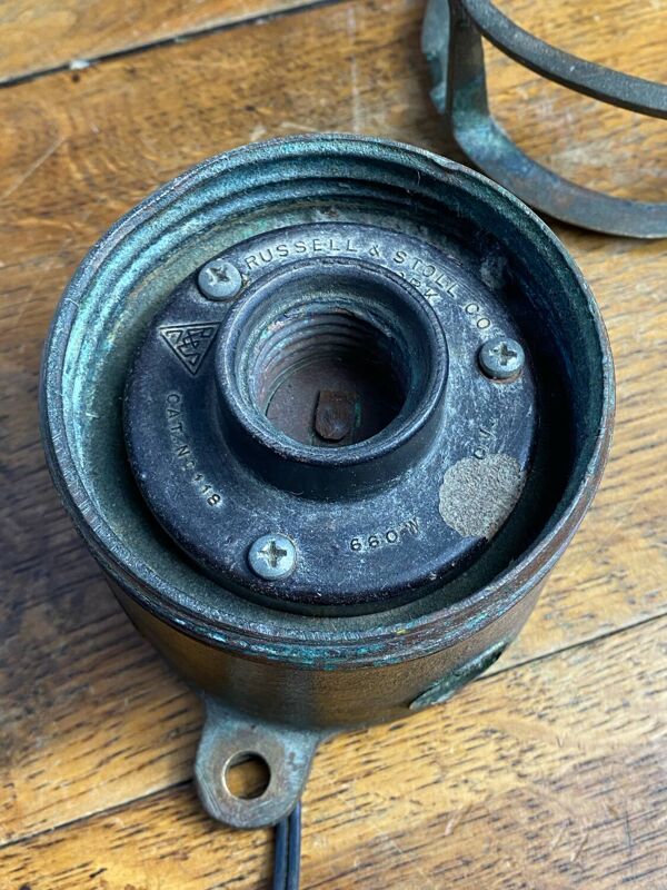 Antique lampe de bateau Russell @ Stoll New York