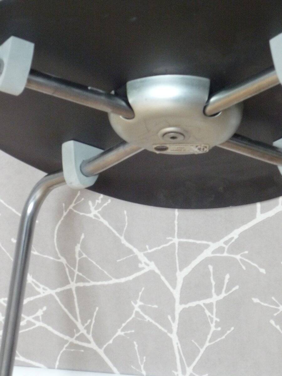 Chair model Mosquito Arne Jacobsen