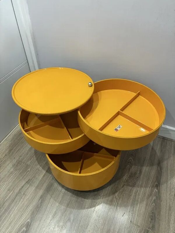 Cabinet à bar cylindrique en opale jaune vintage sur roulettes des années 1960, rangement de l'ère spatiale