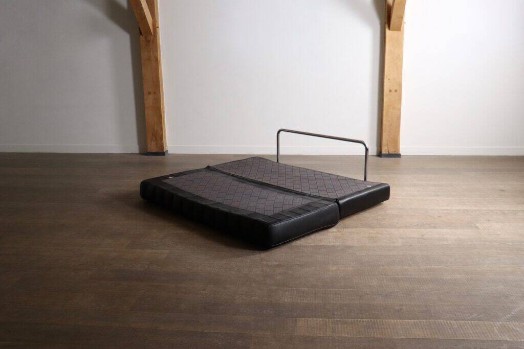 De Sede DS-85 sofa bed in black leather, Switzerland, 1960s
