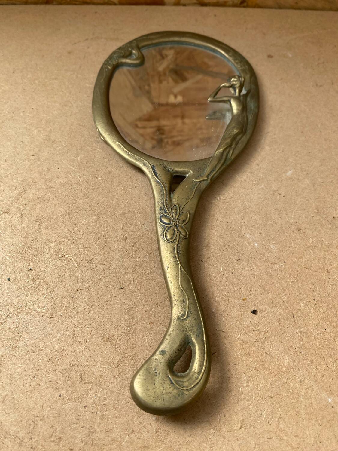 Antique art nouveau mirror face a main gilded bronze vintage flower decor