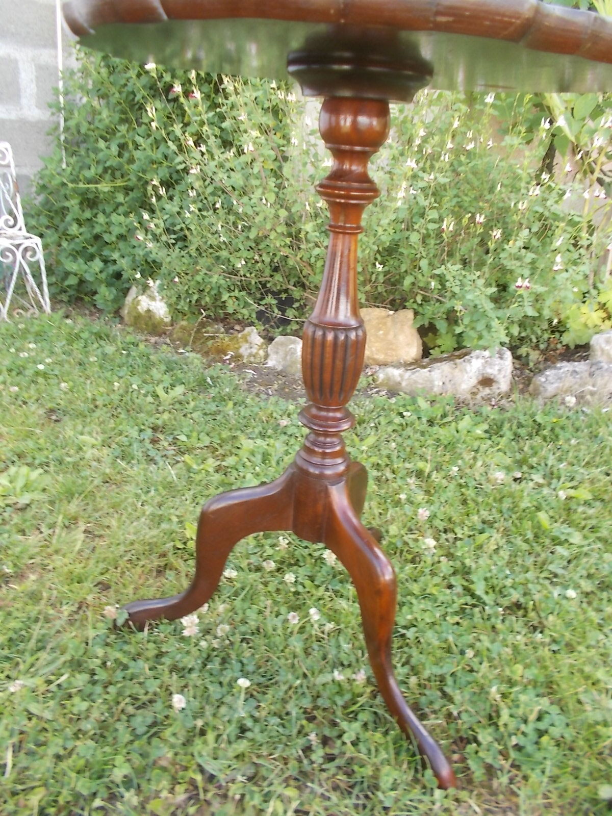 Mahogany pedestal table