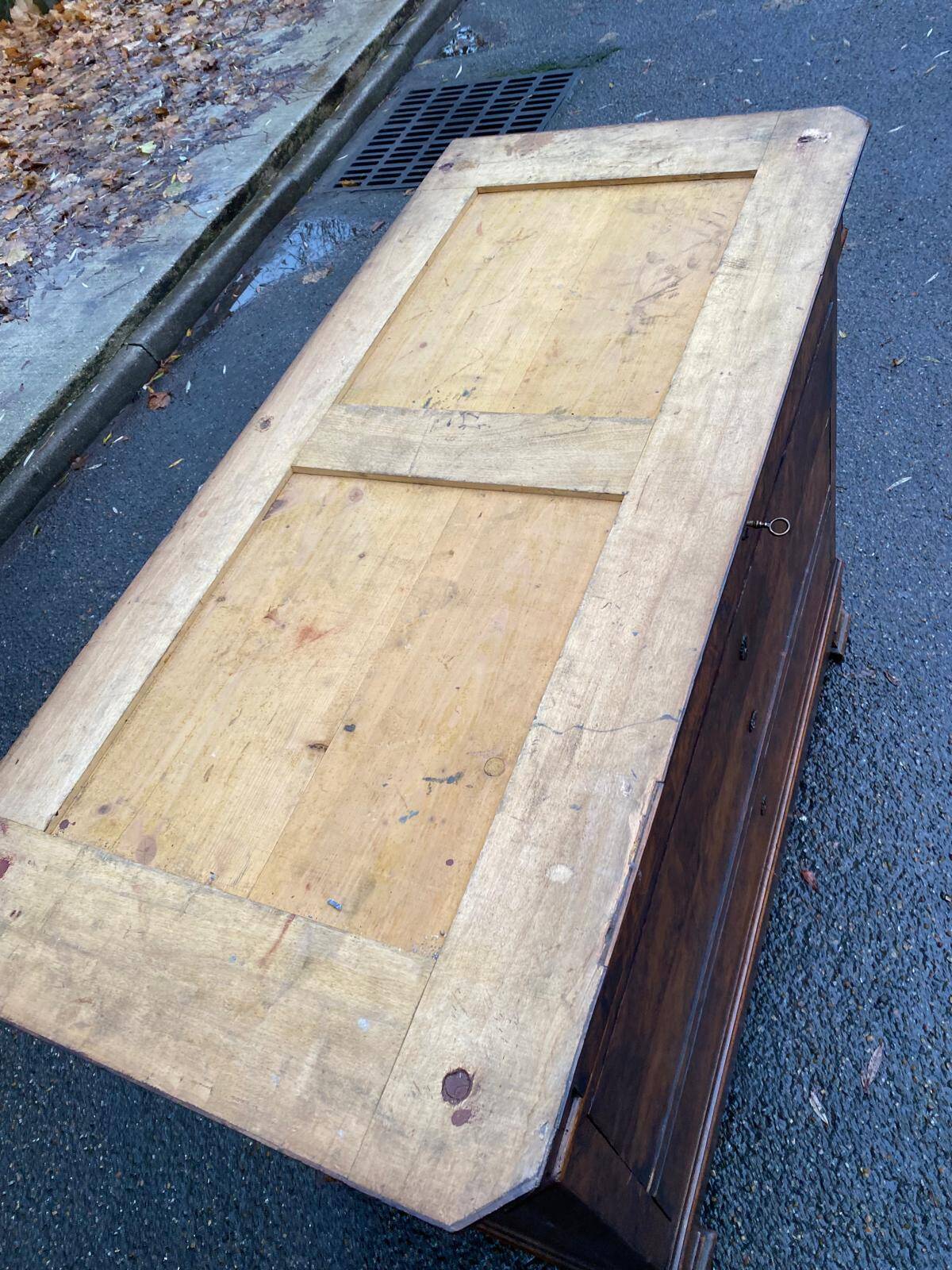 Commode vintage Louis Philippe en noyer massif du 19ème