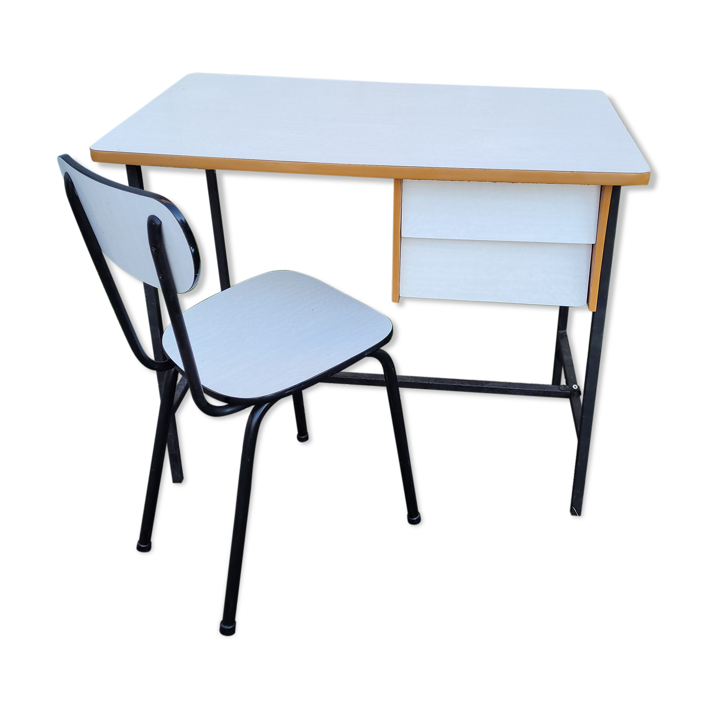 Children's desk year 60 70 and his chair