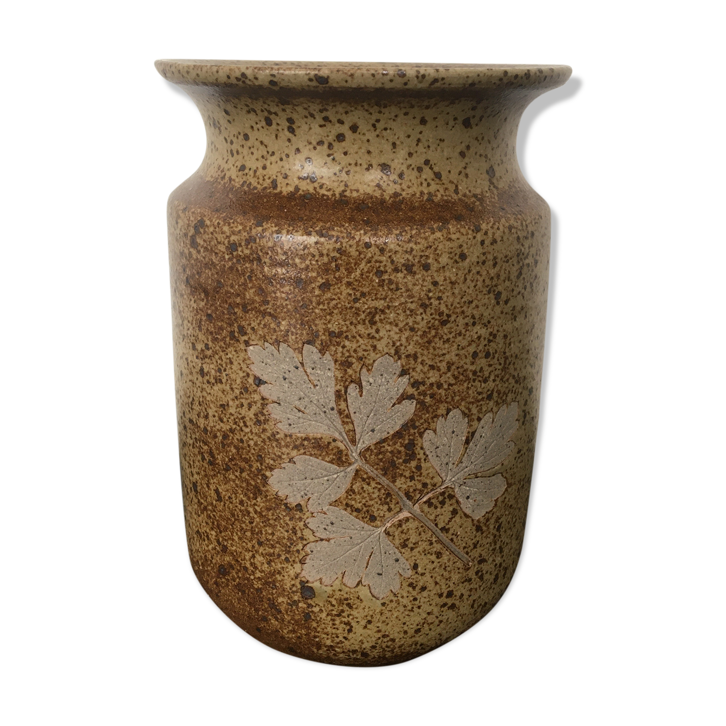 Enamelled sandstone vase decoration foliage