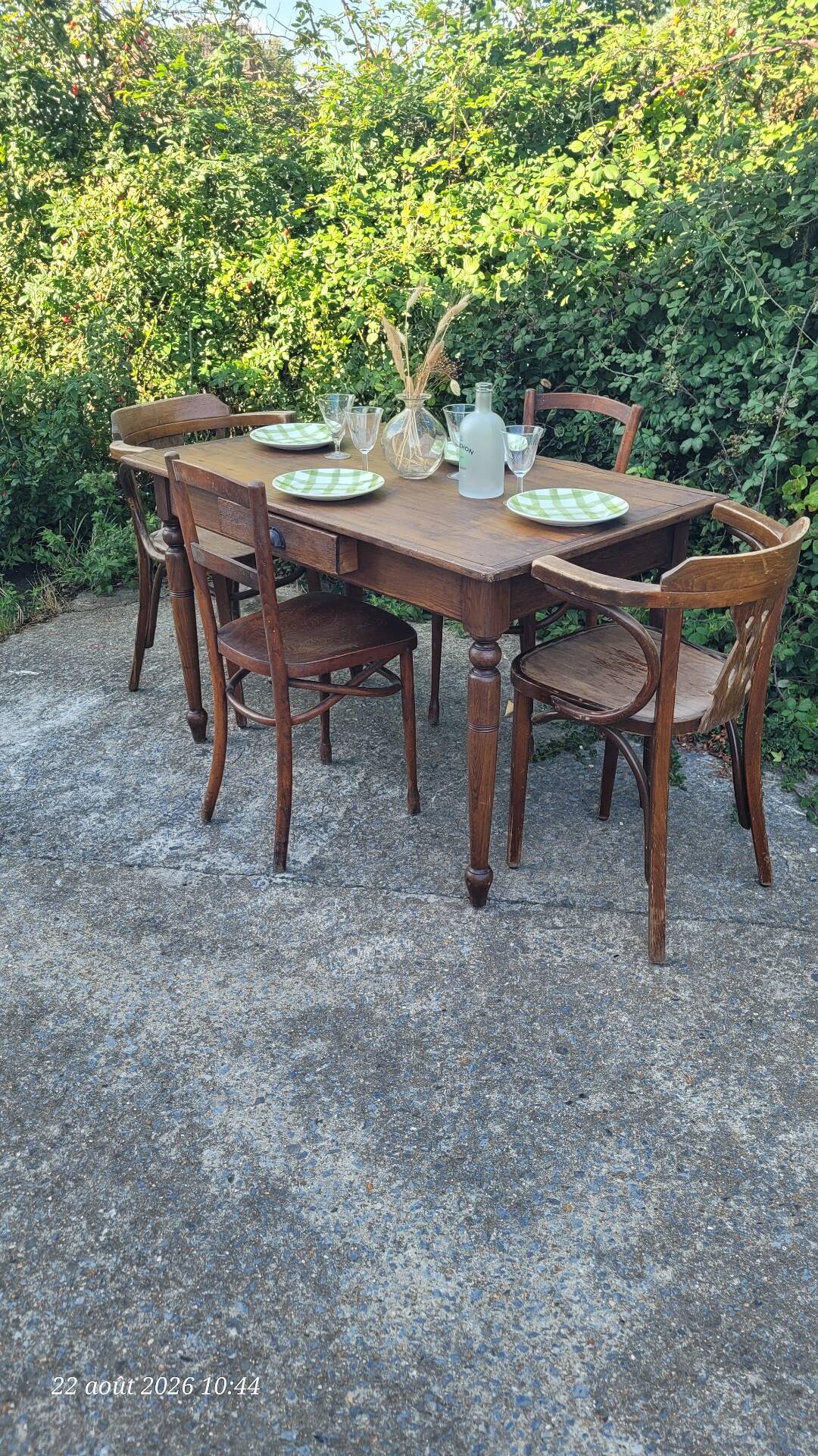 Farm table