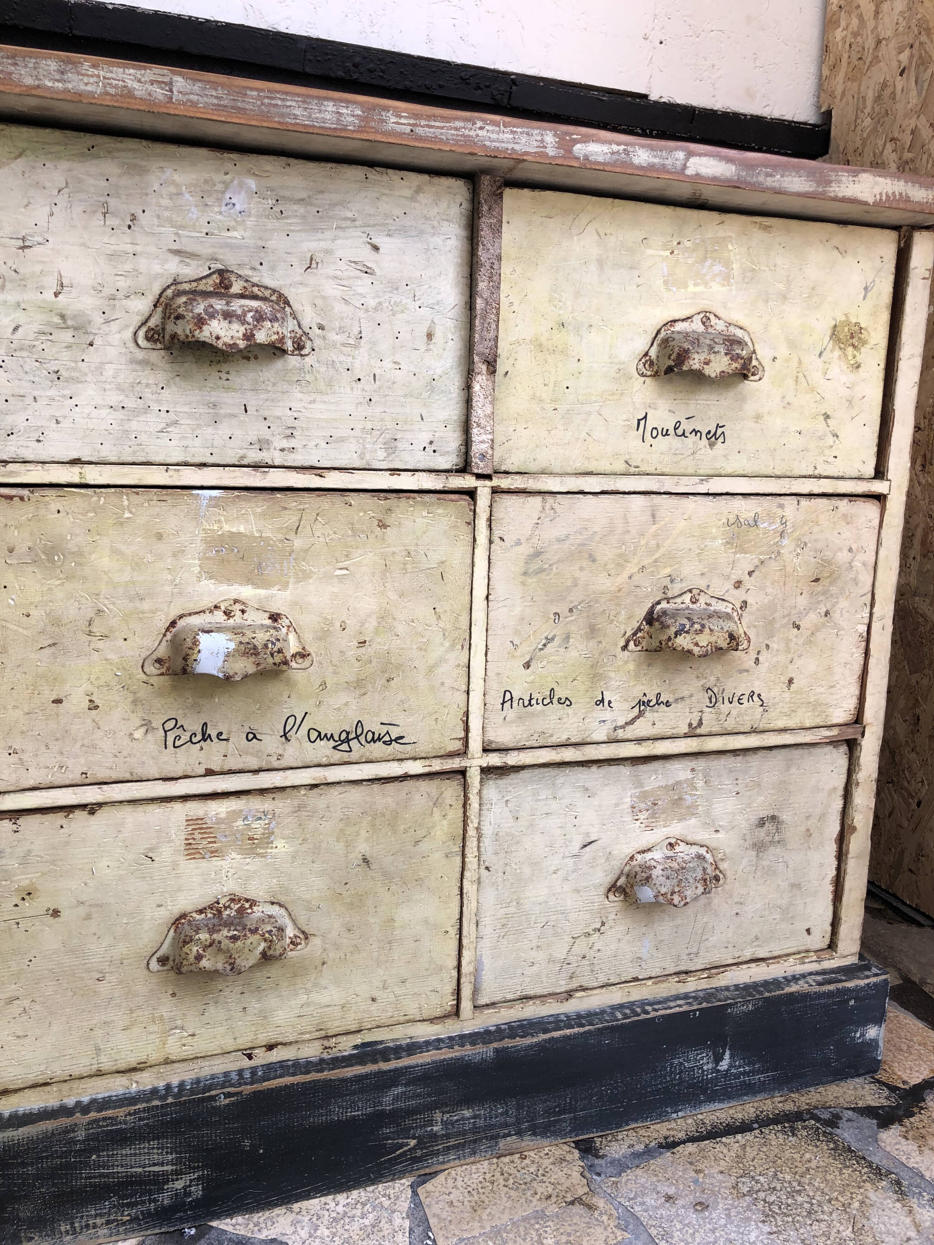 Trade cabinet with drawers