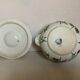 Paire de cassolettes avec couvercles en porcelaine de Paris