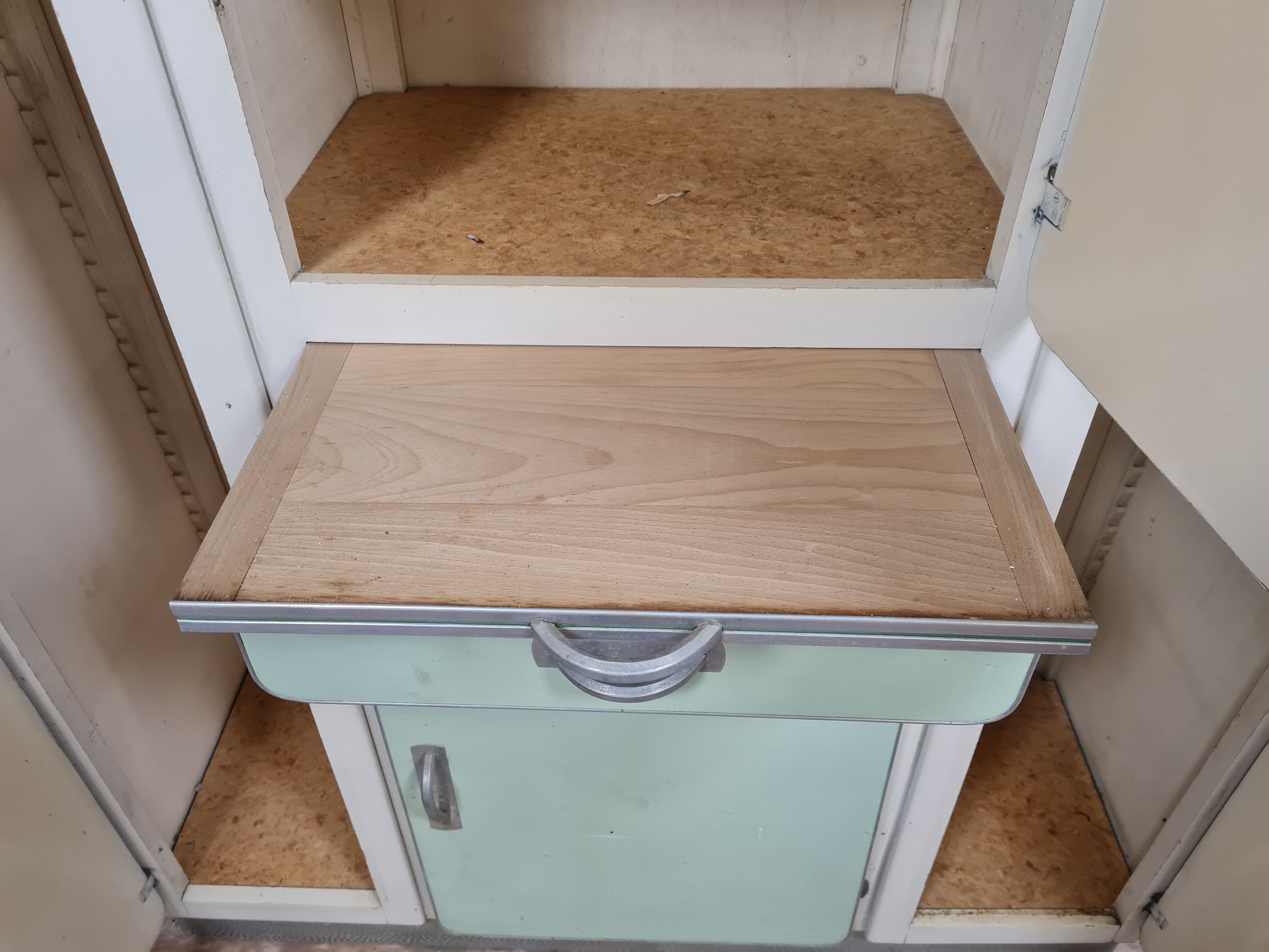 Buffet cupboard vintage year 60 in formica green celadon