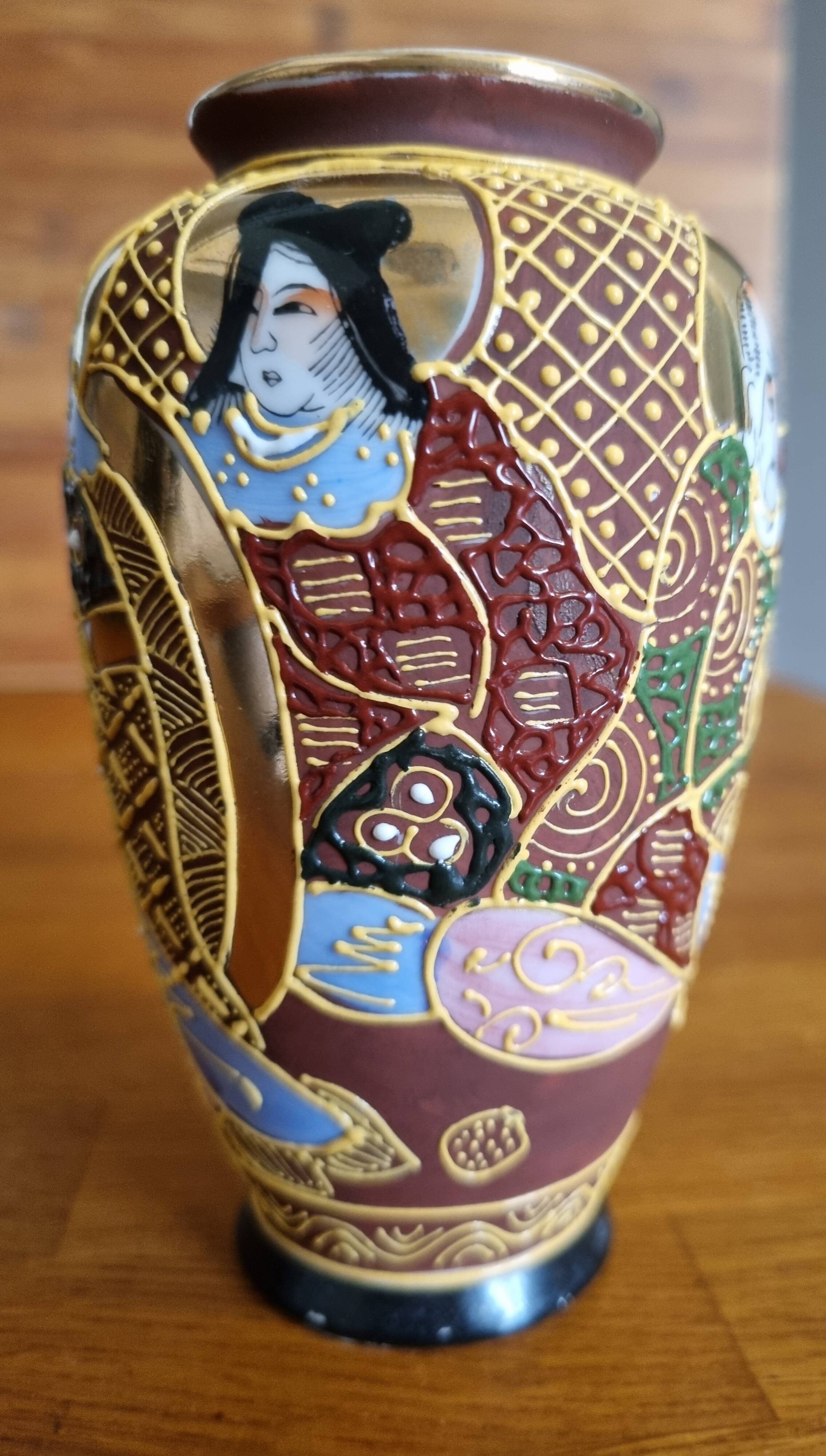 Set of 2 Japanese Satsuma ceramic vases