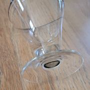 5 stemmed glasses