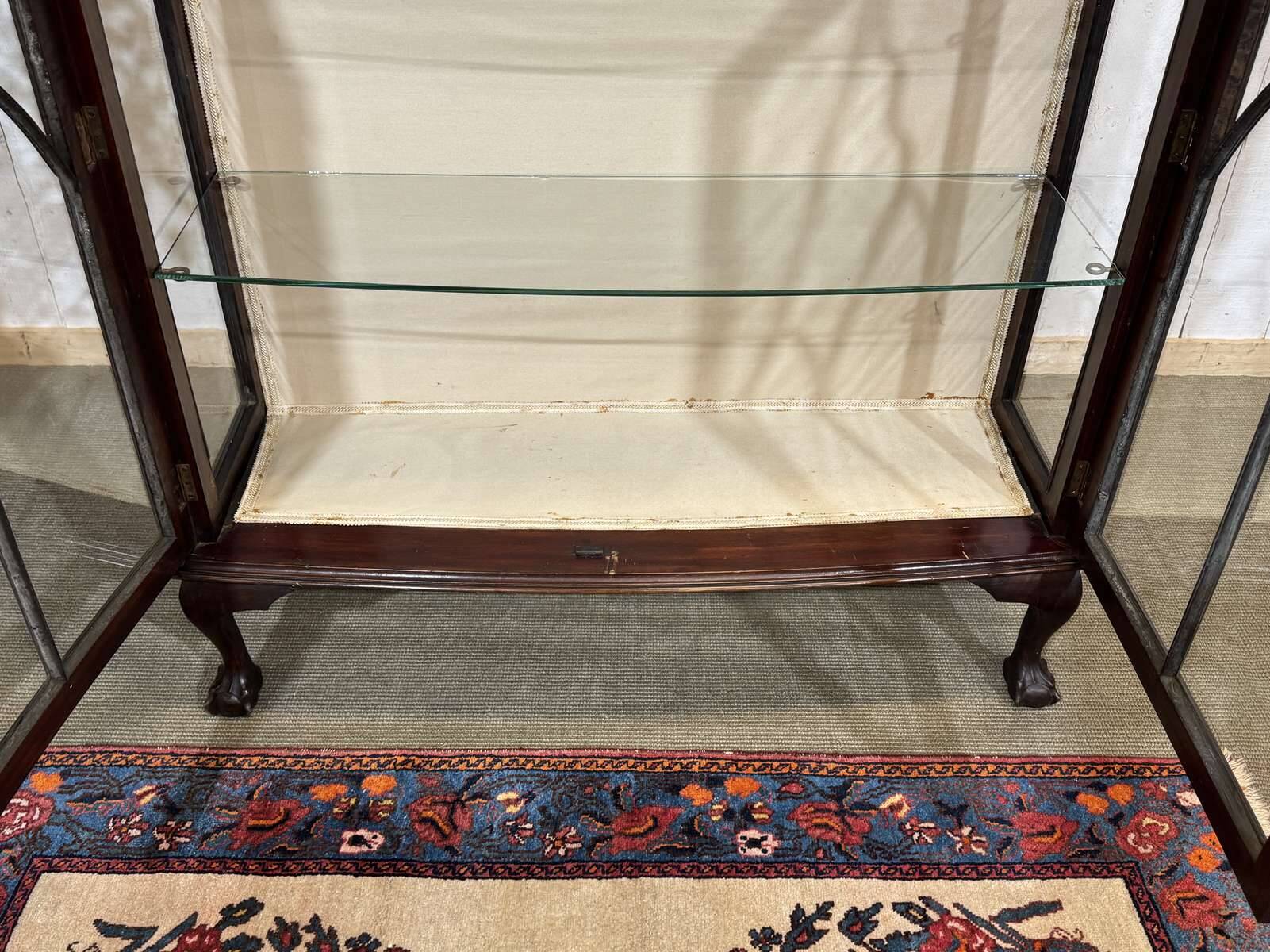 1930s English display cabinet in mahogany