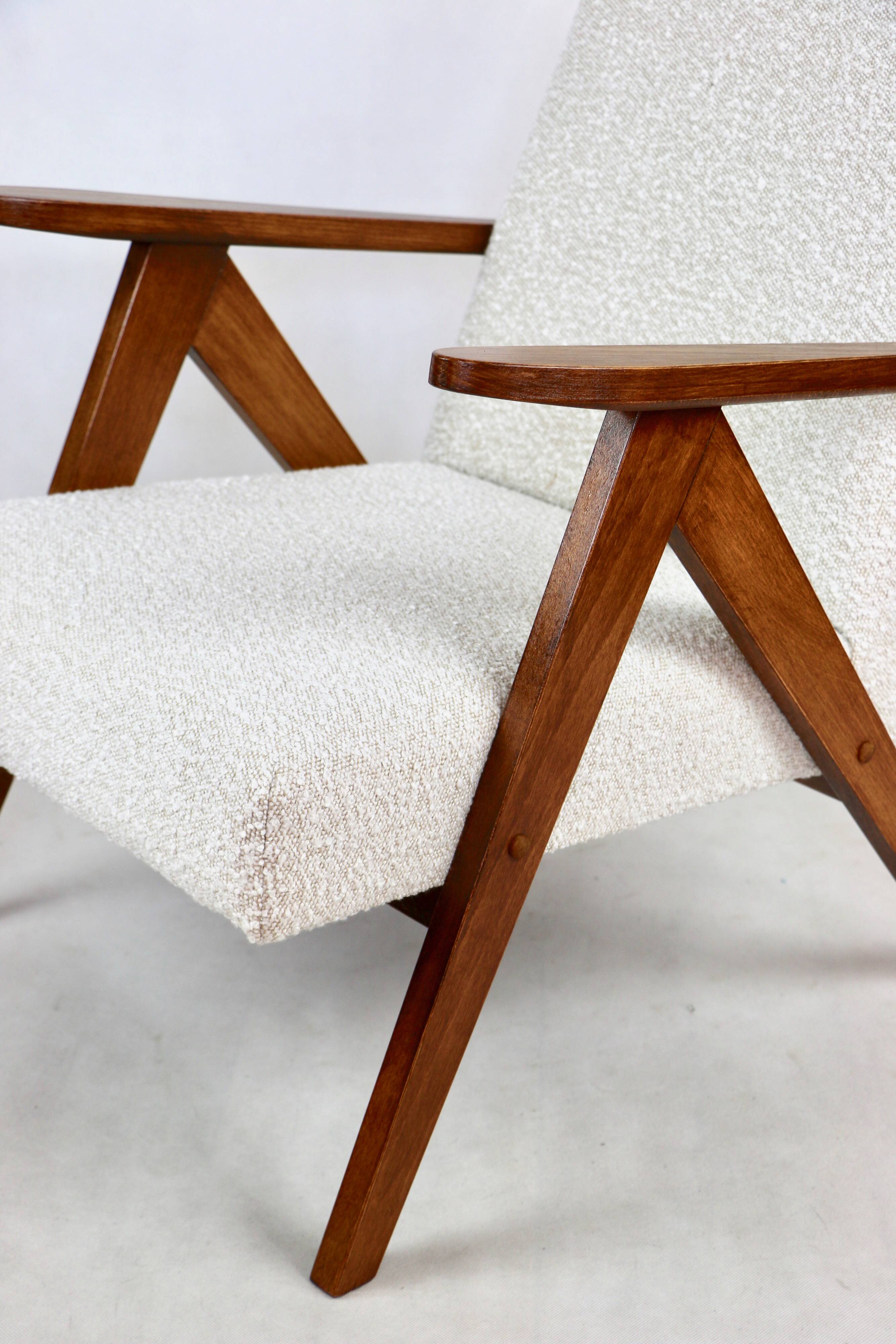 Vintage B-310 VAR white structured bouclé armchair 1970s - 2 pieces available