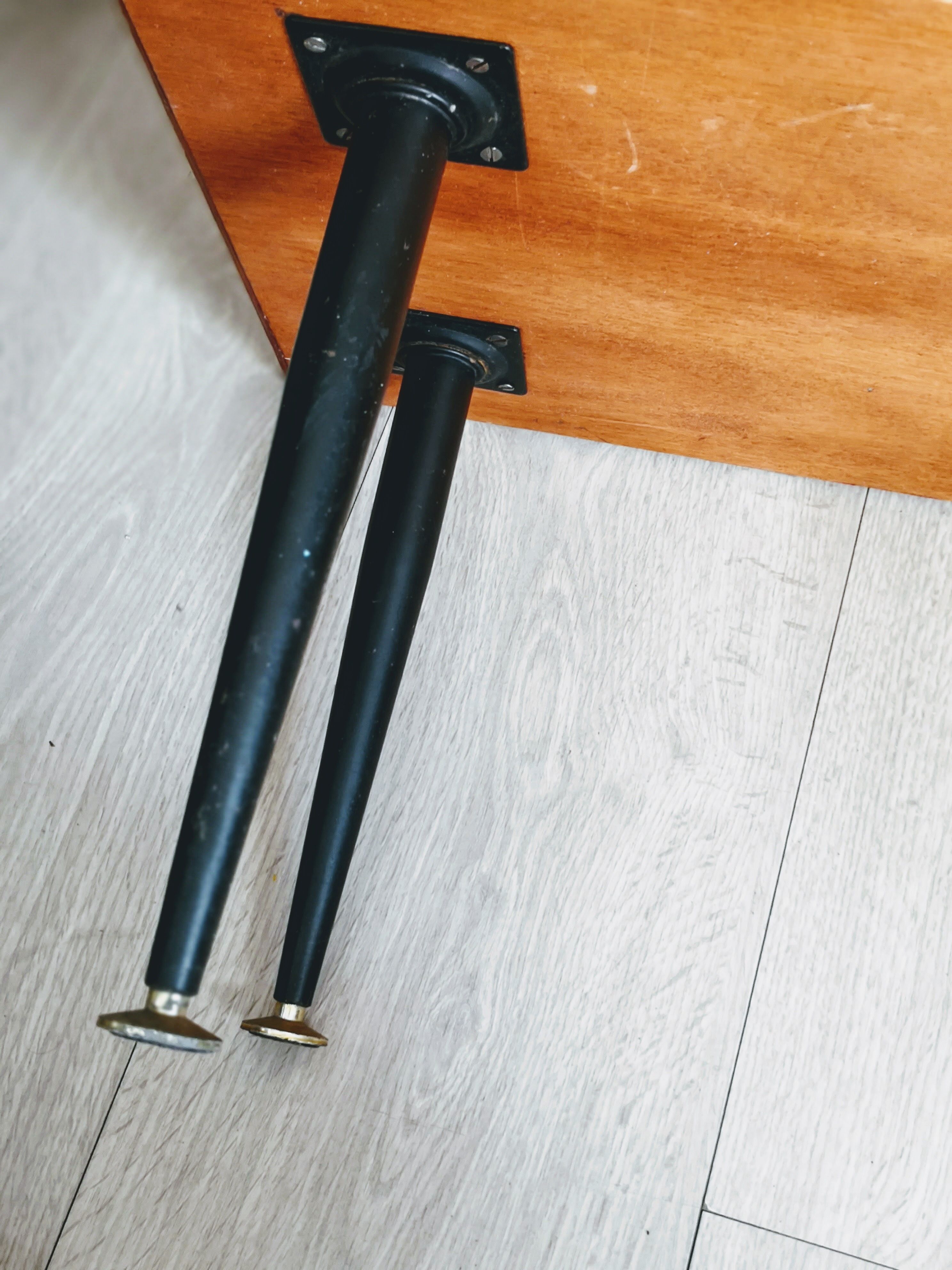 Small table checkered