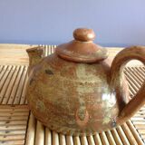 Teapot in sandis