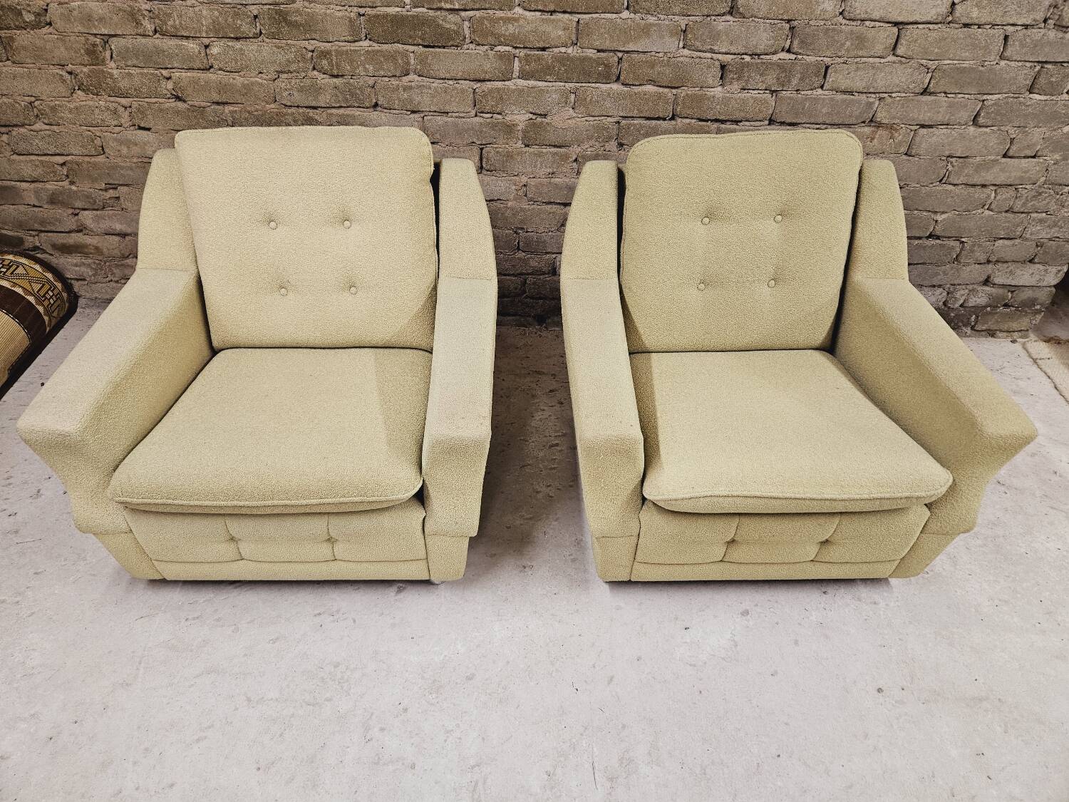 Pair of vintage 70's green fabric armchairs