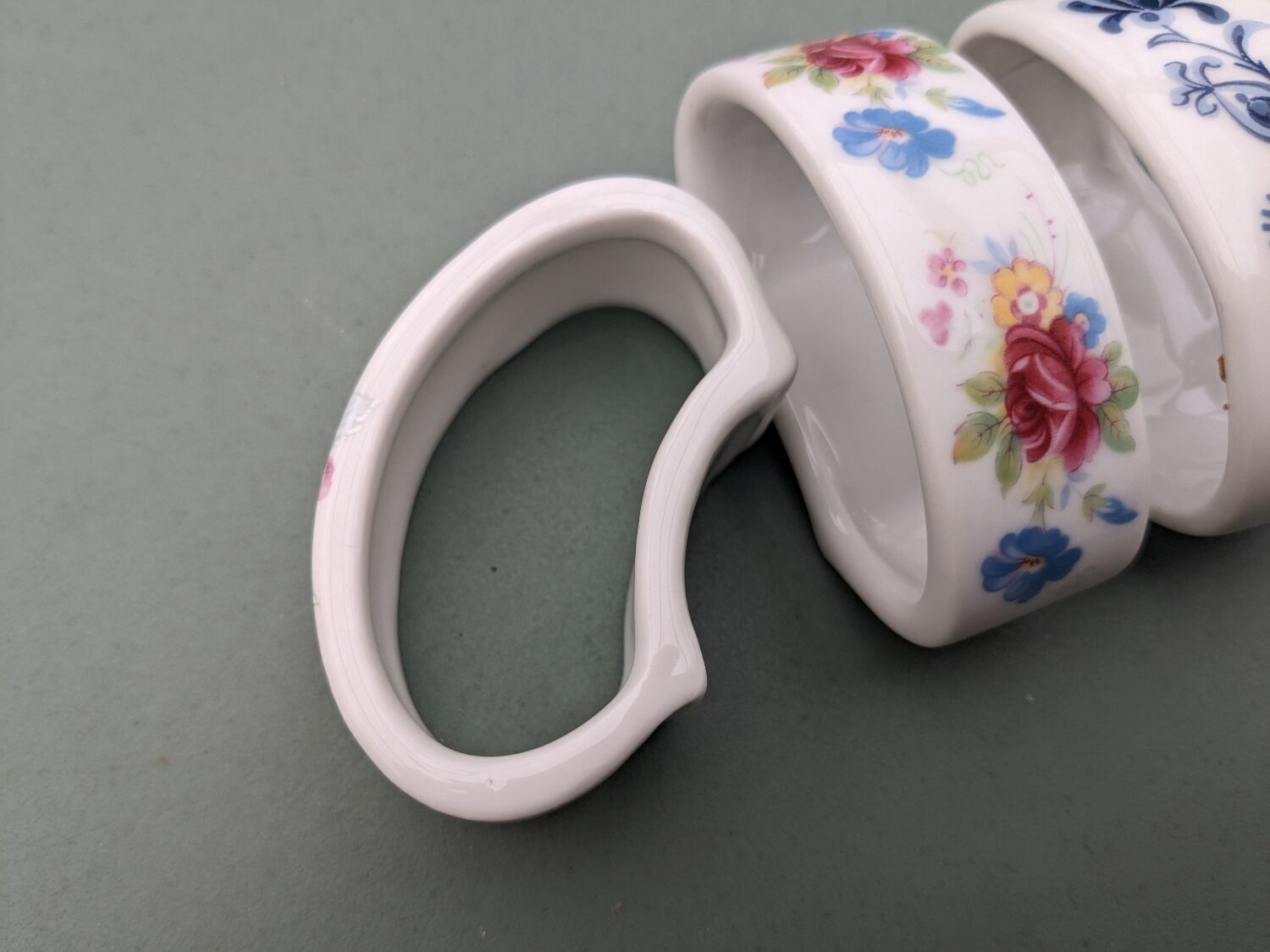Porcelain napkin rings