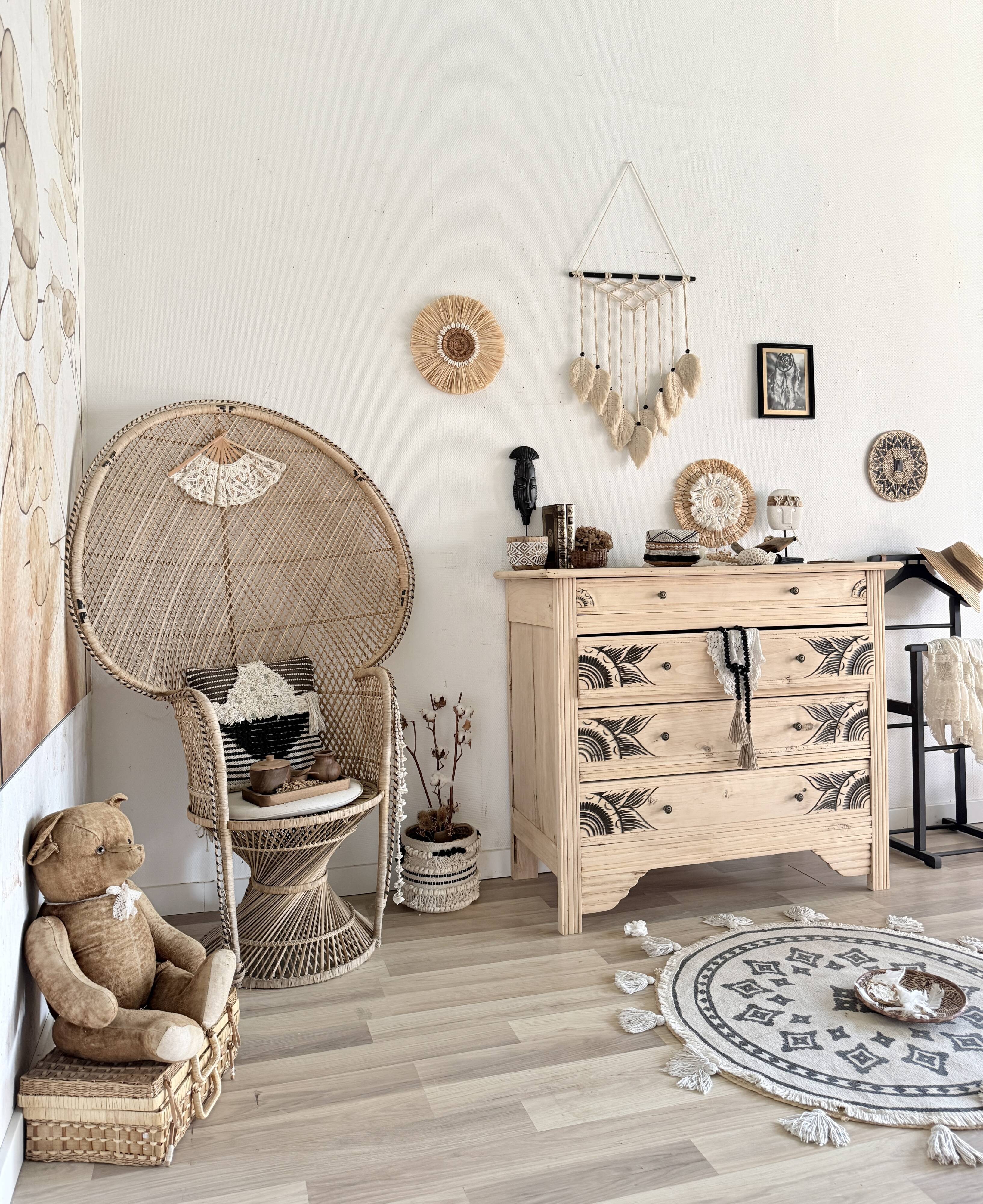 Art Deco chest of drawers