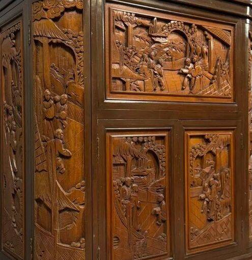 Meuble bar chinois sculpté en bois – XXe siècle
