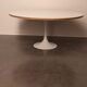 Table basse avec pied tulipe blanche - années 1960