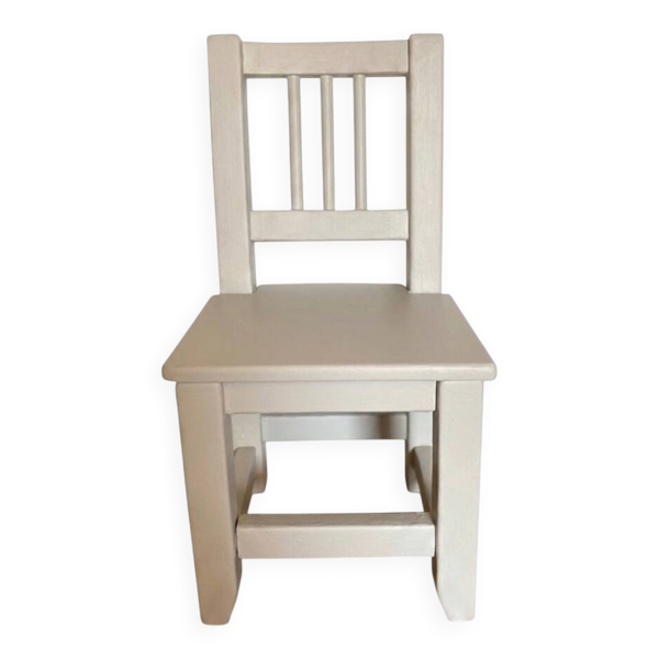 Petite chaise enfant en bois ancien blanc