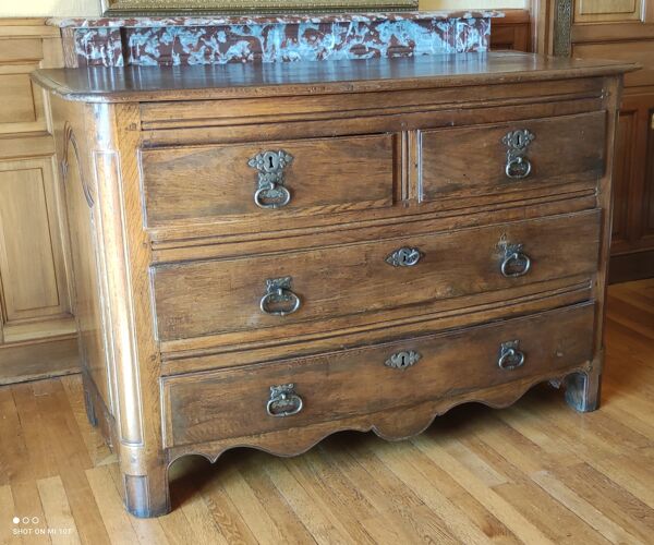 Commode galbée Louis XIV