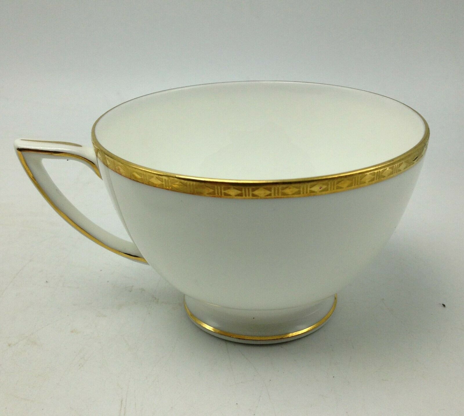 The cup with Saucer Minton Golden Heritage tea saucer cup