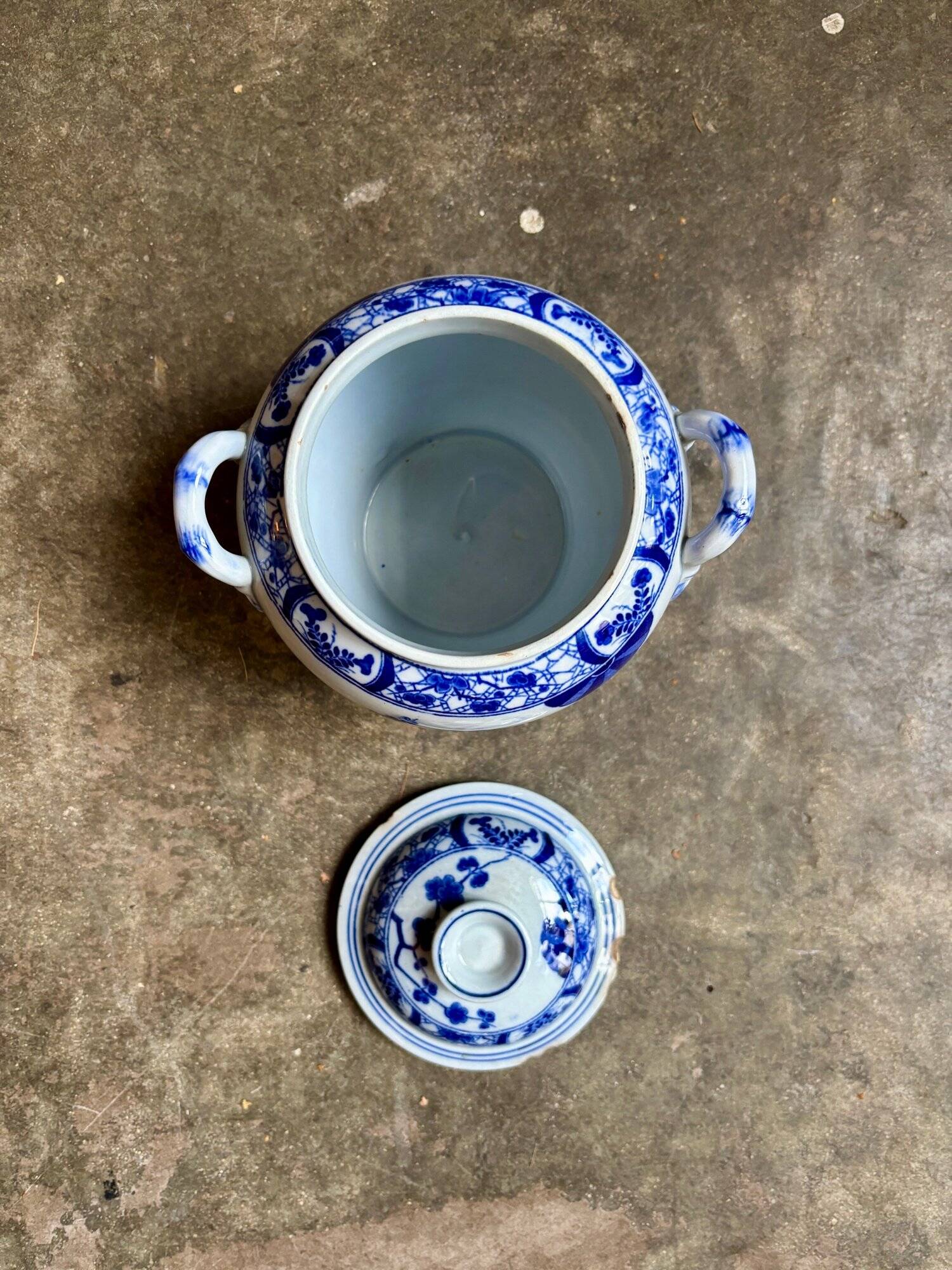 Creil and Montereau sugar pot in blue earthenware, "Japan" service circa 1895