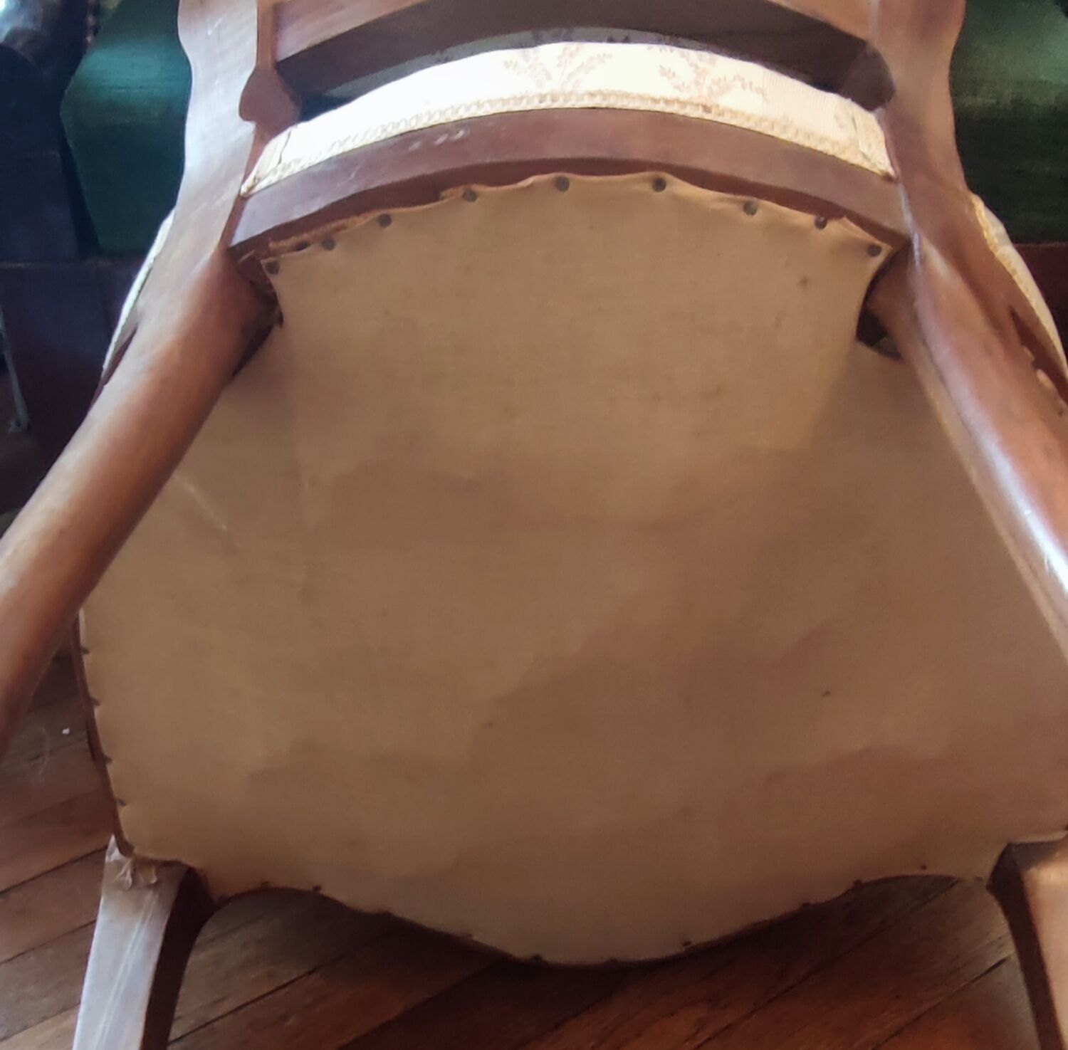 Paire de chaises style Louis XV