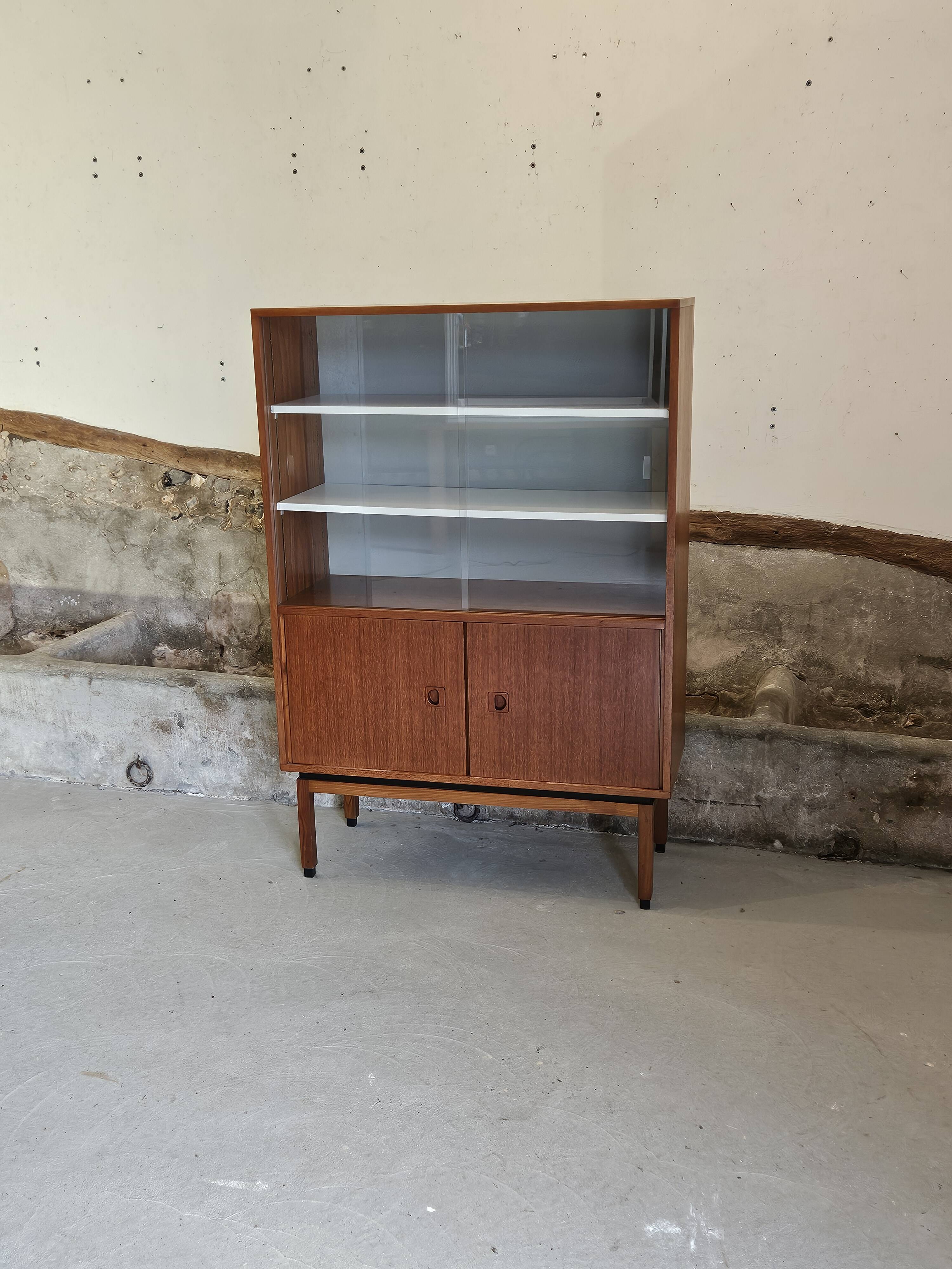 Small MDK display case / teak veneer bookcase 1960 Scandinavian design