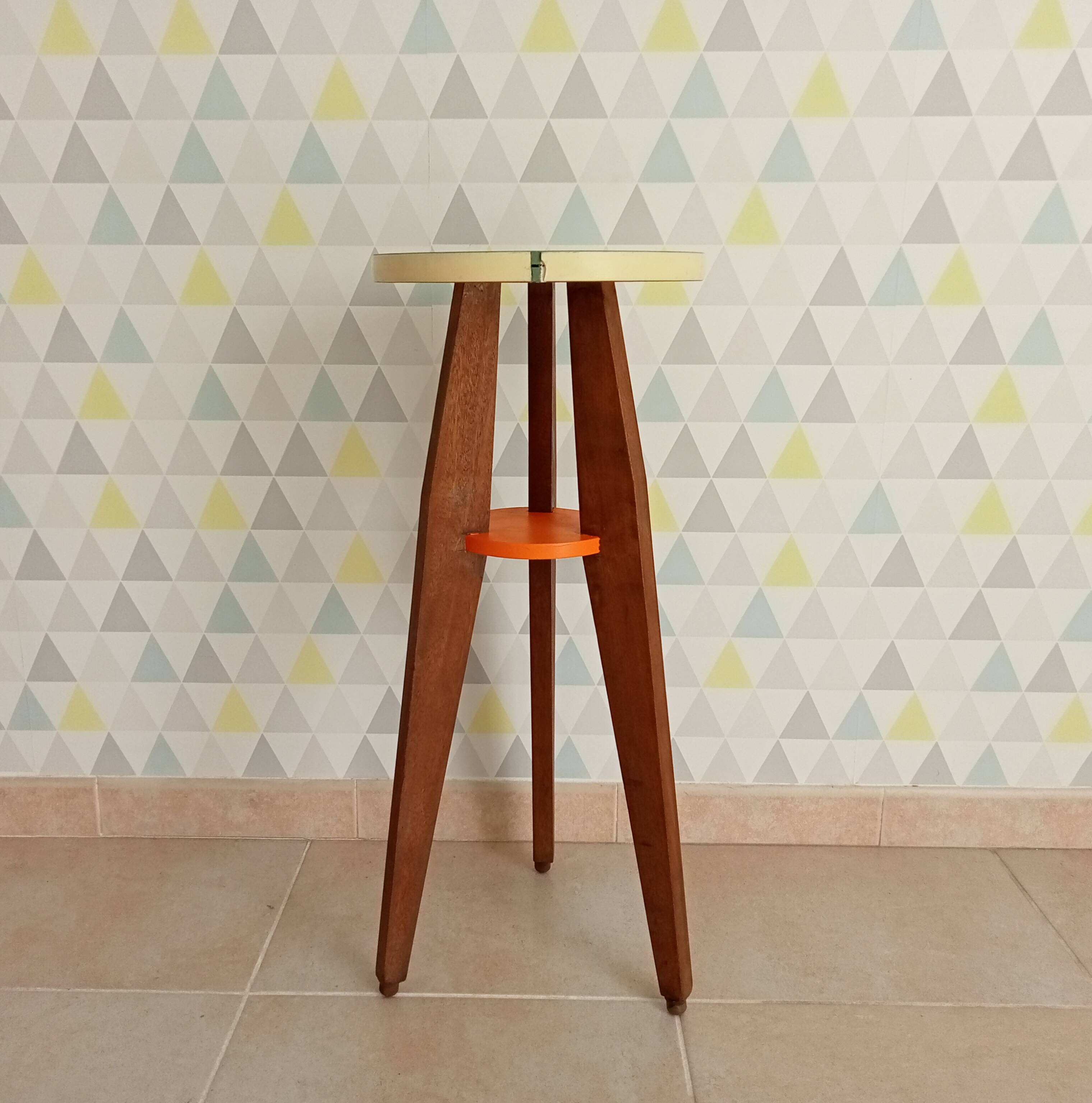 Vintage 70s side table in wood and formica