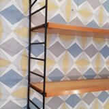Shelf string