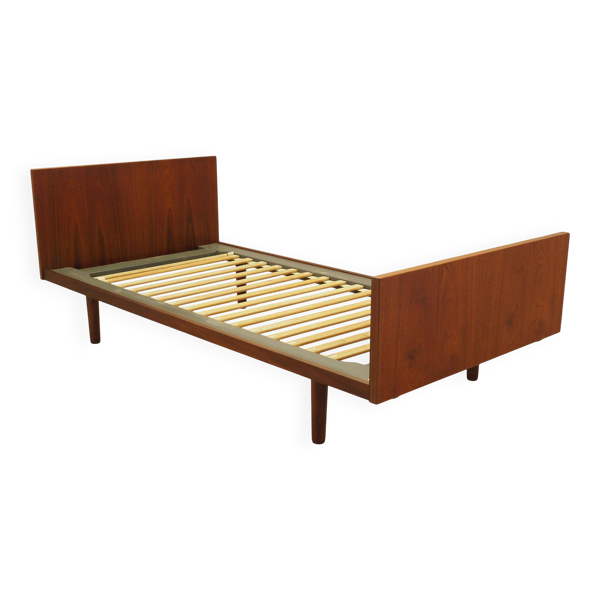 Lit en teck, design danois, années 1960, designer : Hans J. Wegner, fabricant : Get