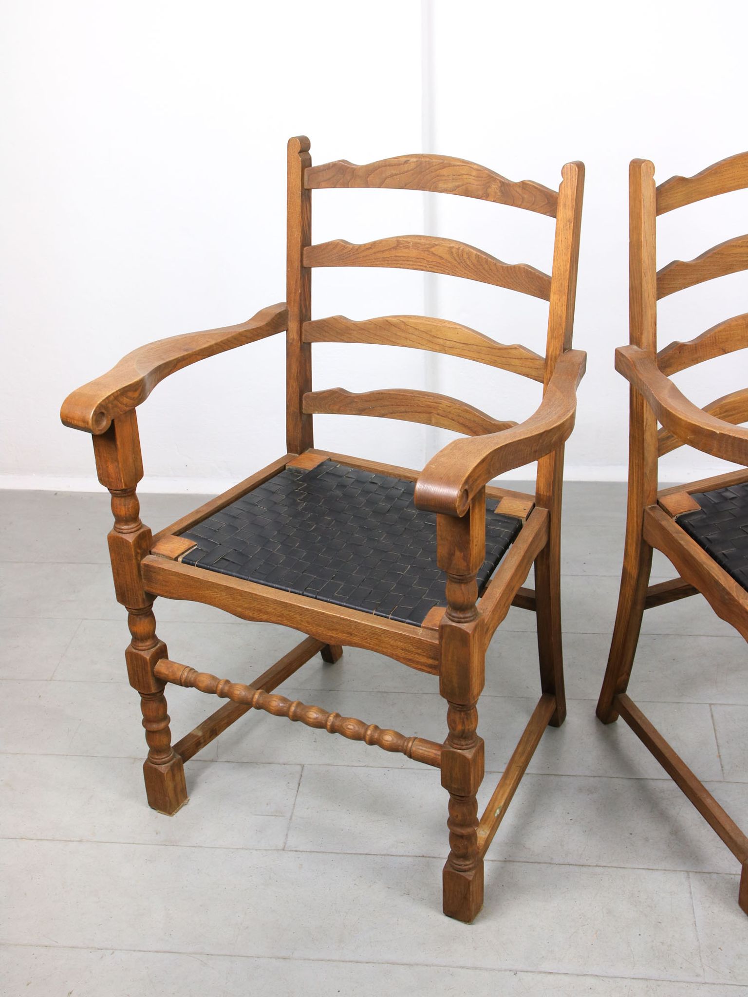 Chaises médiévales vintage en chêne, lot de 4