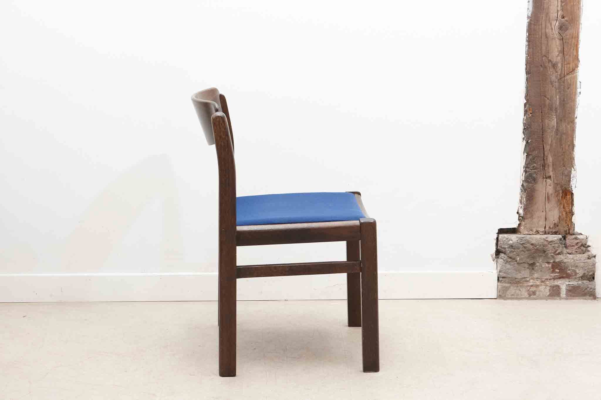 All-wood chair in royal blue and ebony