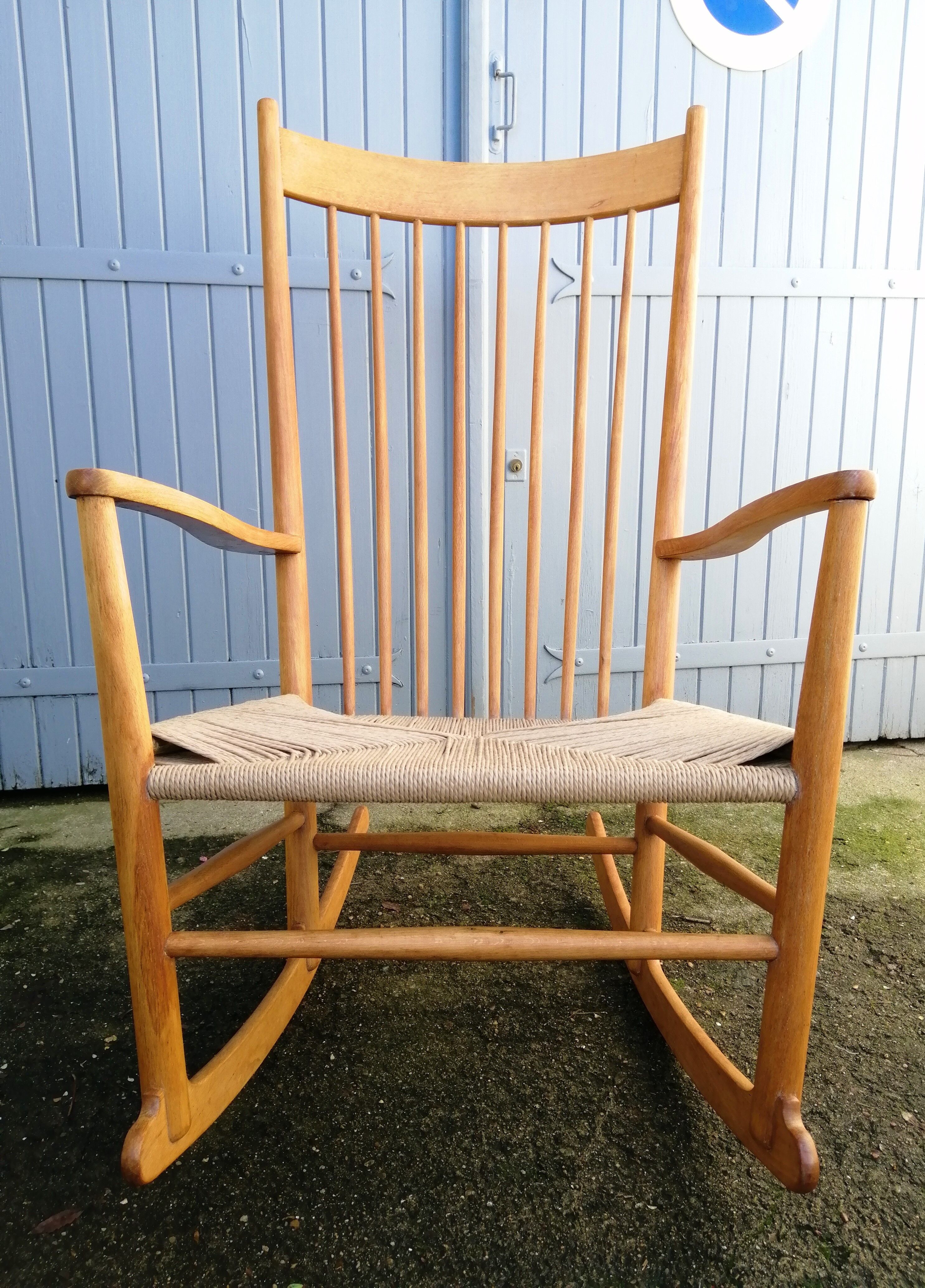 Rocking chair model J16 by Hans J. Wegner 1960s FDB M-bler