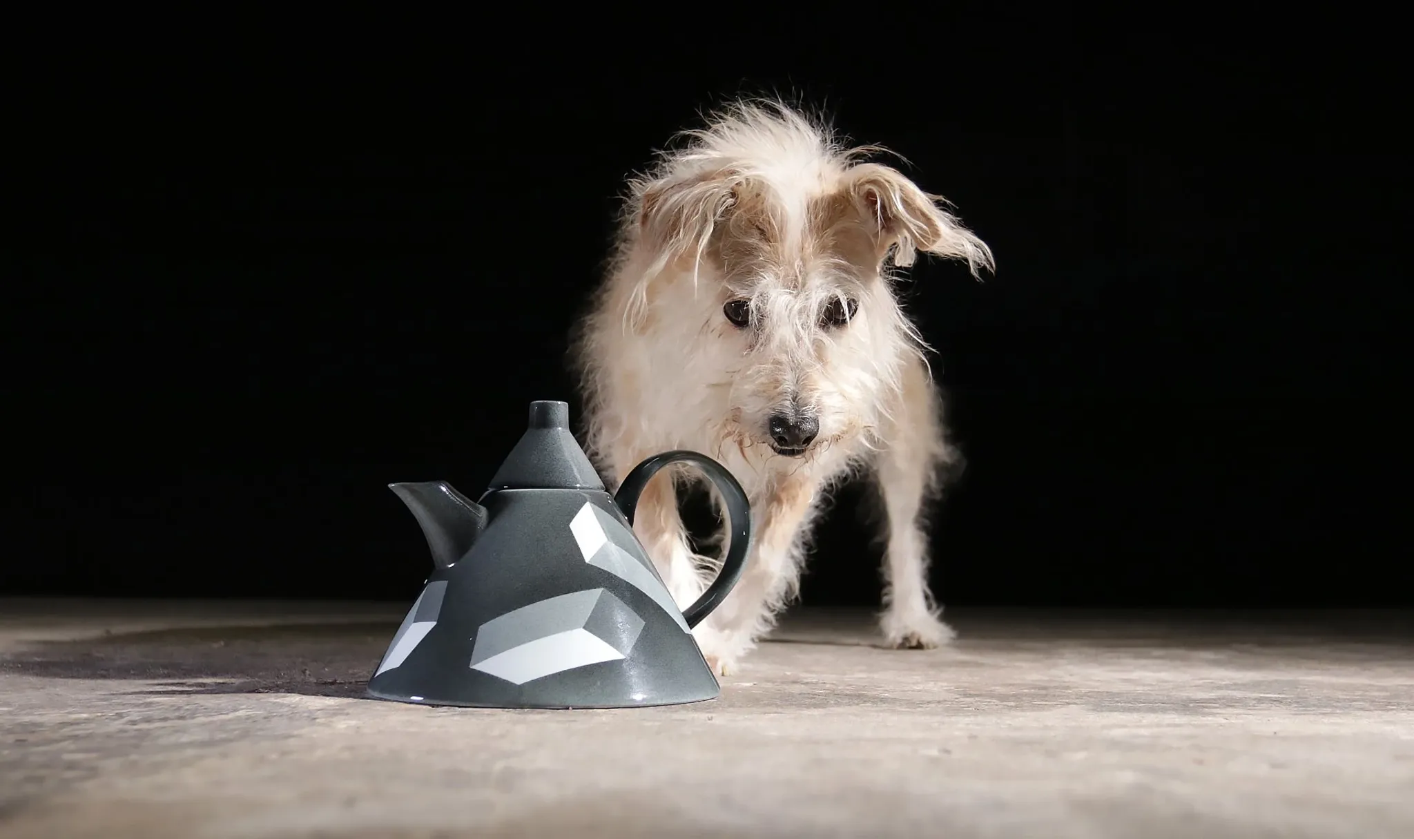 Rörstrand 'Atlantis' teapot by Rolf Sinnemark – Memphis style, 1984