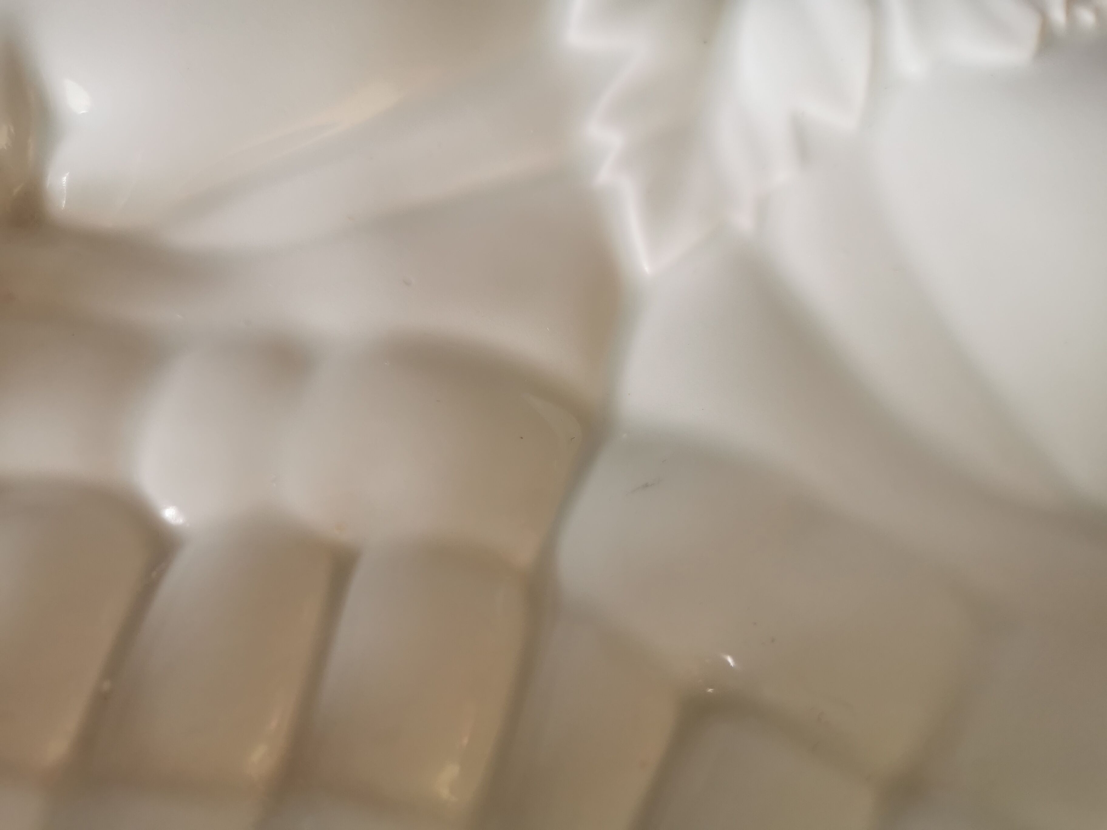 Empty pocket hands porcelain