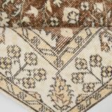 Tapis persan à motifs floraux beige et marron 147x264 cm SK 24773