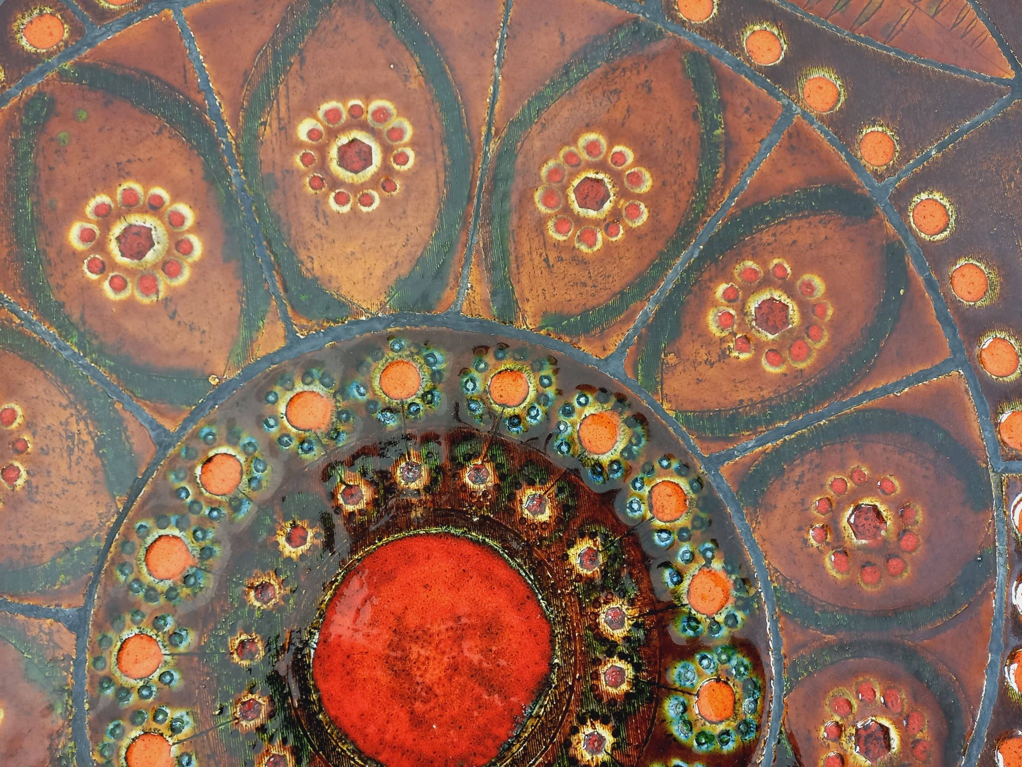 Vintage round coffee table from the 60s 70s by Raymond Corroyez in ceramic