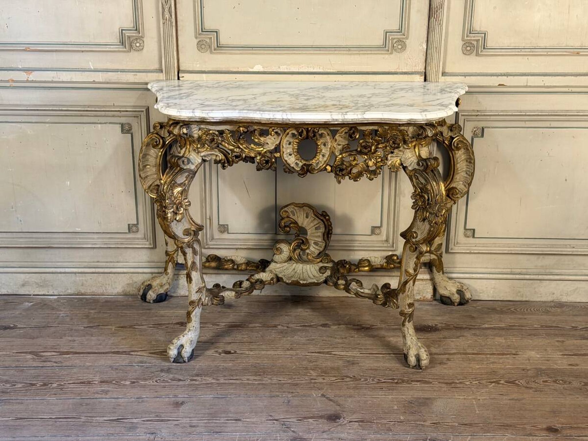 Console en bois peint et doré, Italie, XVIIIème siècle