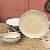Lot 12 assiettes et saucière en grès Poissons