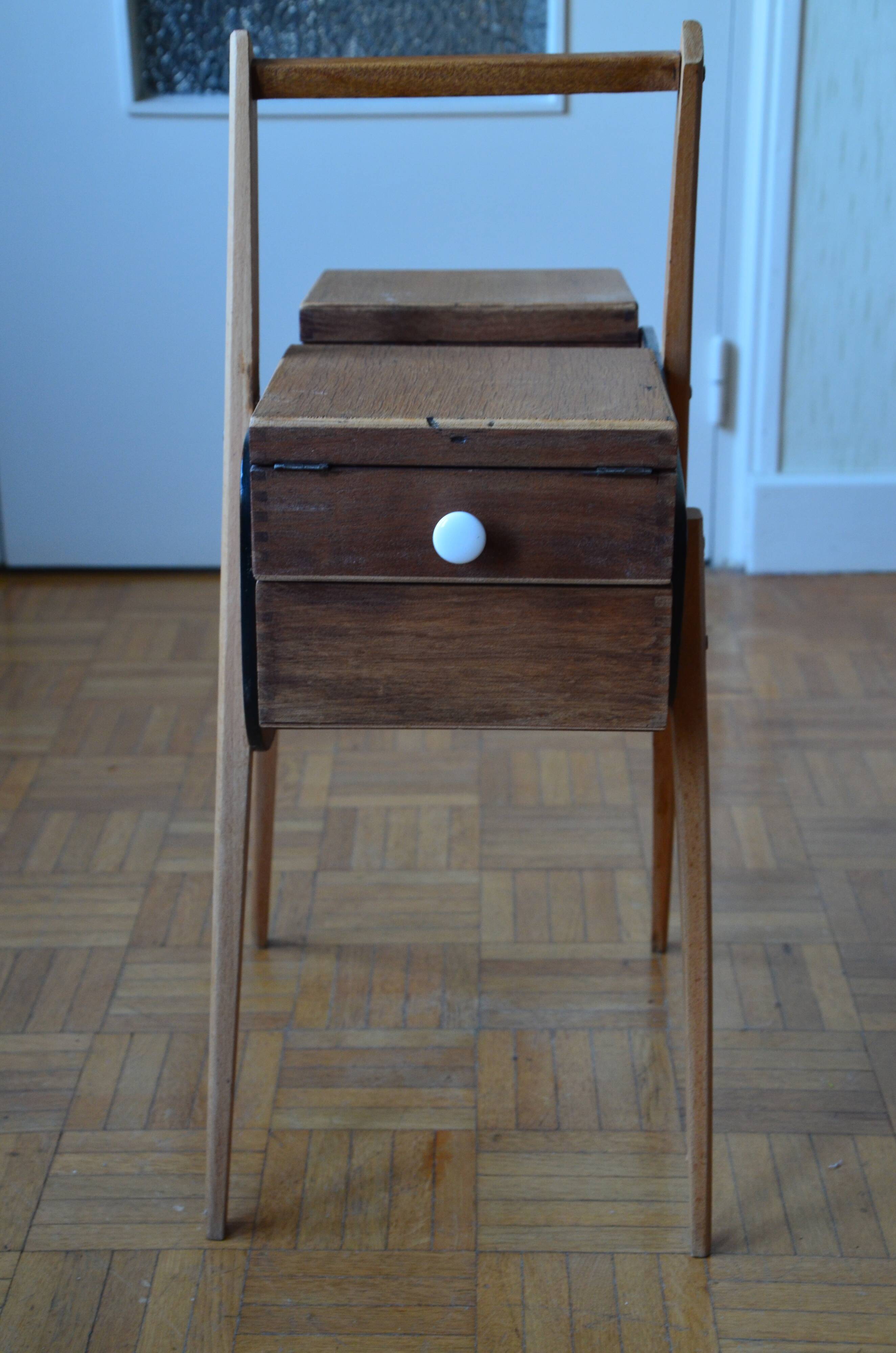 Vintage sewing bakset years 60