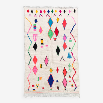 Tapis berbère marocain Azilal écru à motifs colorés neuf