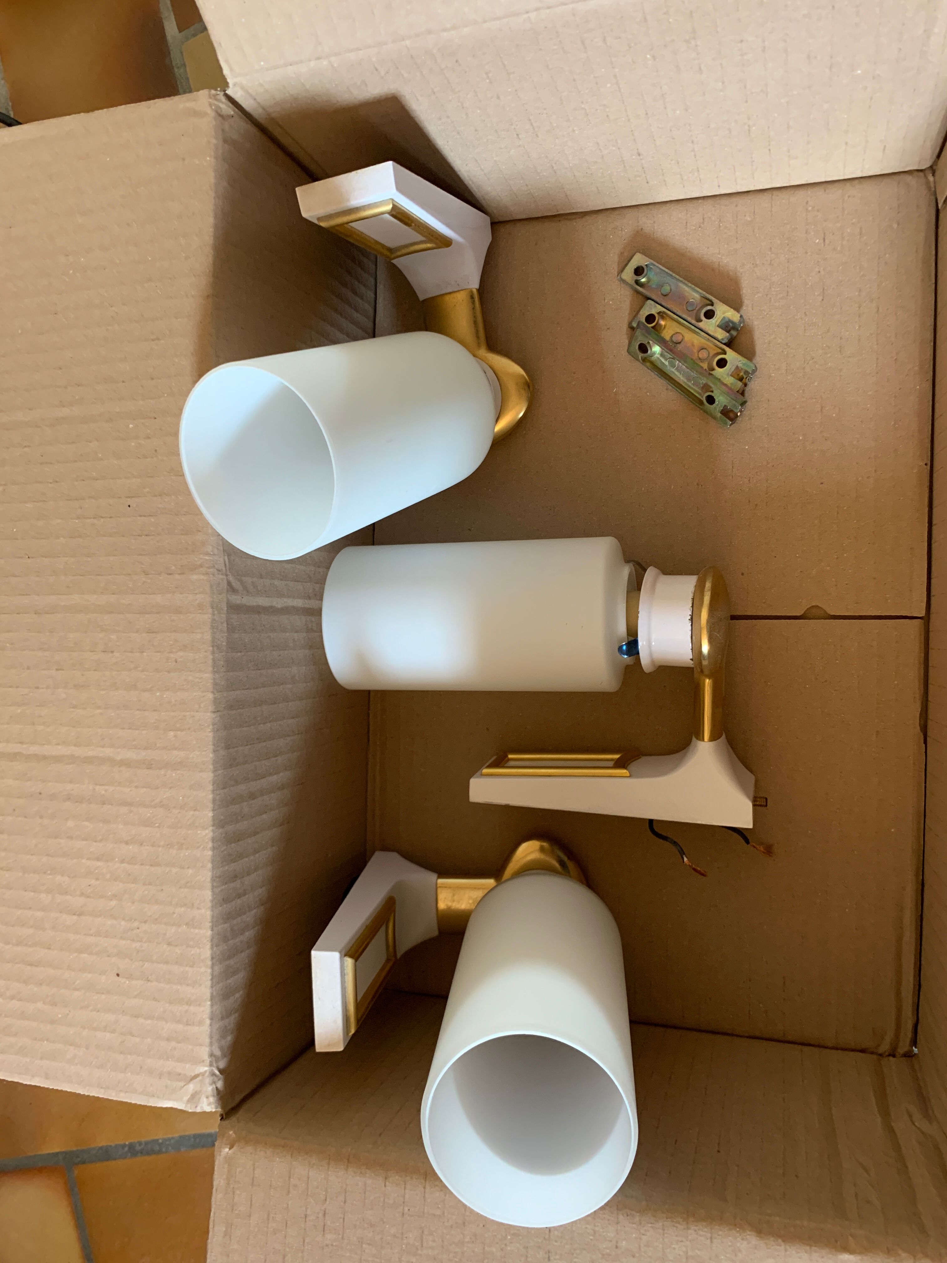 White and gold ceramic wall light