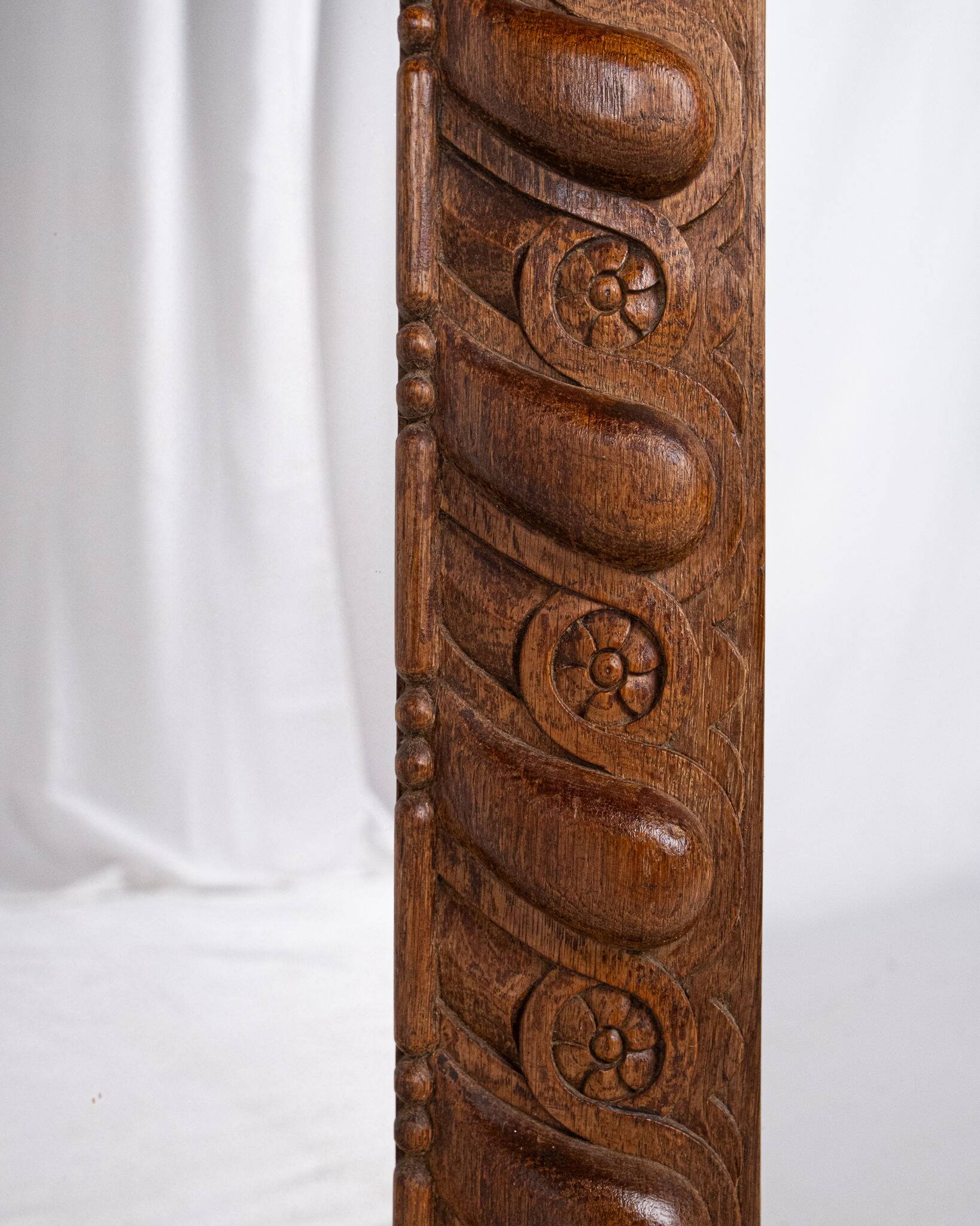 Miroir en bois sculpté style Seiz Breur, Bretagne, France, début XXe siècle